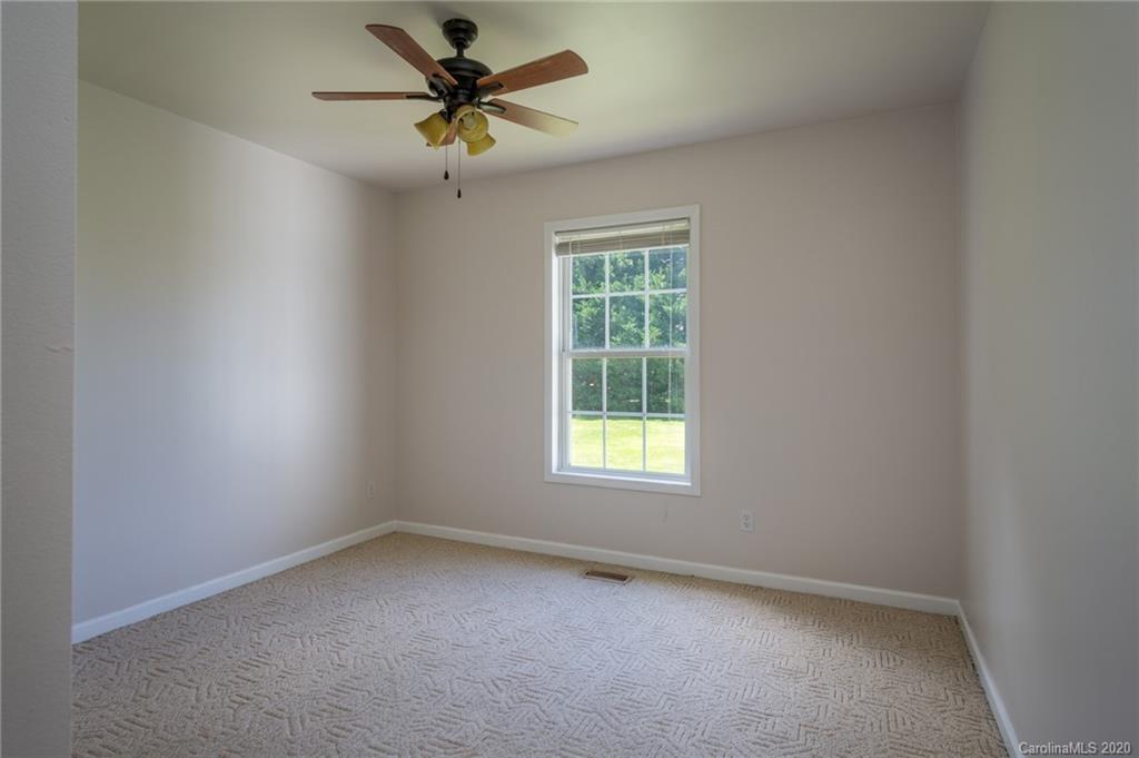 334 Quinn Road Clover, SC 29710 - Photo 17 of 34 Gallery Image 17