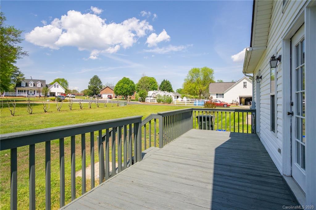 334 Quinn Road Clover, SC 29710 - Photo 29 of 34 Gallery Image 29