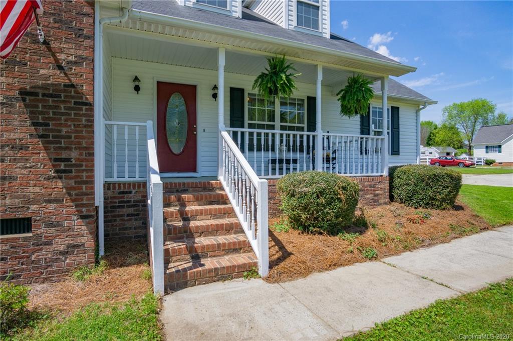 334 Quinn Road Clover, SC 29710 - Photo 4 of 34 Gallery Image 4