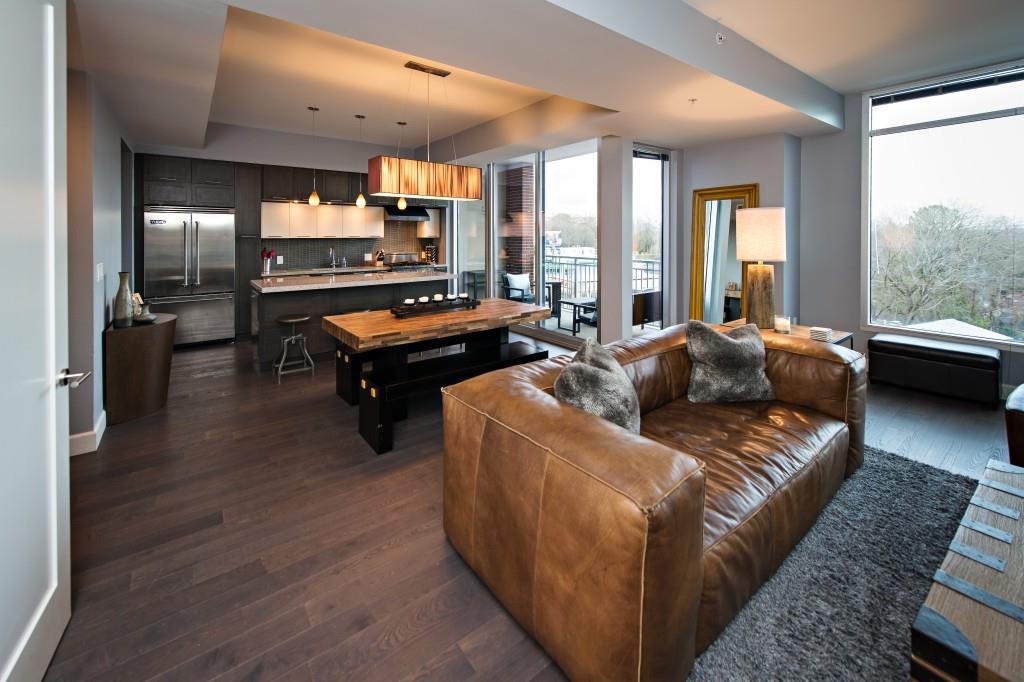 Welcome home to your 2/2/1 in The Brookwood, located in the historic brookwood Hills neighborhood! This 19-story LEED certified building features gorgeous finishes and resort-style amenities! Award-winning Watershed Restaurant in the building! Located on the Peachtree Streetcar line!