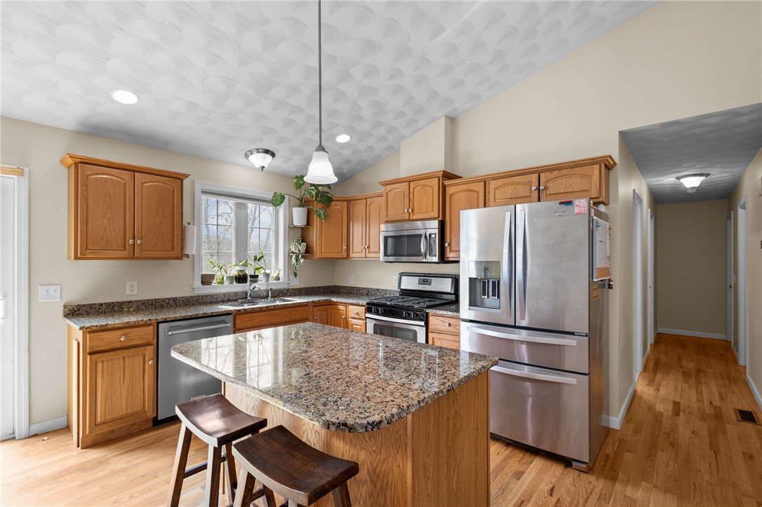 86 Bethel Street Warwick, RI 02889 - Photo 4 of 42