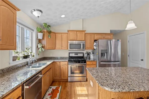 $519,900 | 86 Bethel Street, Warwick, RI 02889