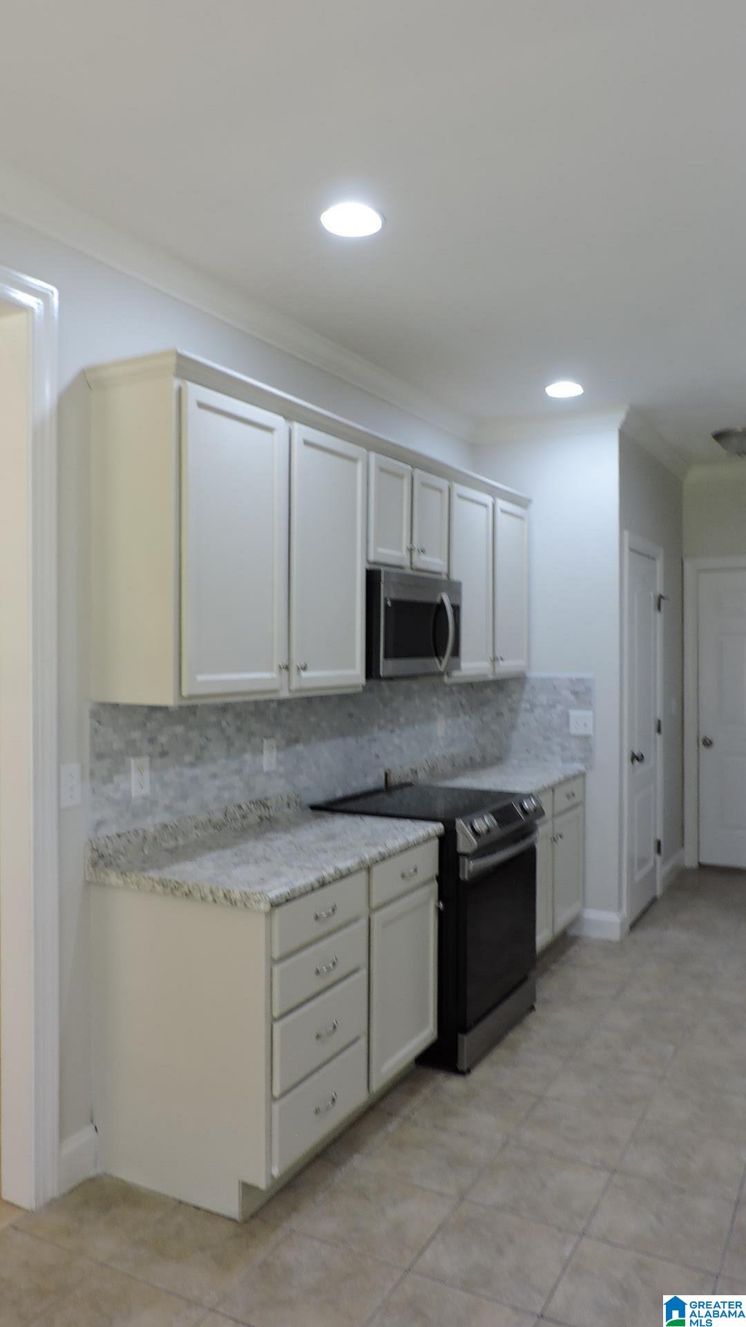 1032 Kerry Drive Calera, AL 35040 - Photo 13 of 28