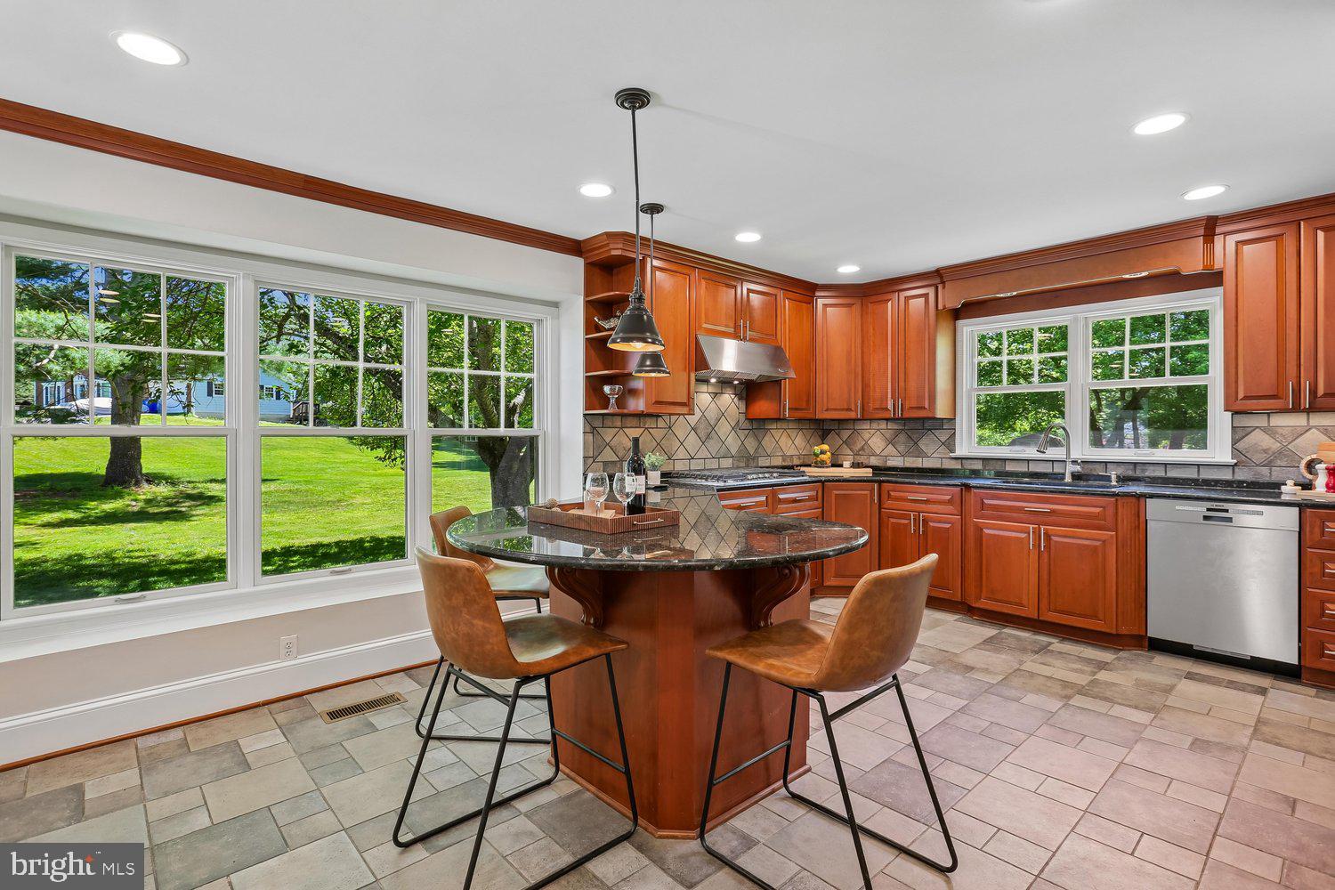 20920 Sunnyacres Road Gaithersburg, MD 20882 - Photo 16 of 64 Gourmet kitchen with granite countertops