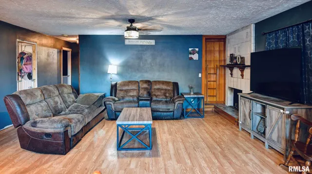 $158,000 | 720 North Lawn Avenue, Taylorville, IL 62568