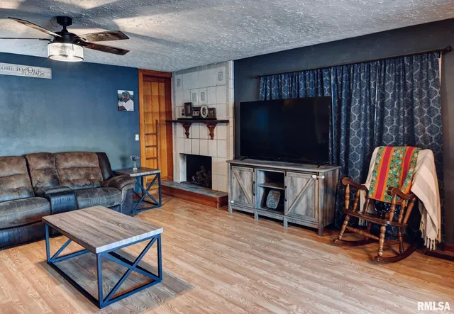 $158,000 | 720 North Lawn Avenue, Taylorville, IL 62568