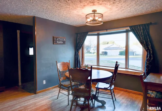 $158,000 | 720 North Lawn Avenue, Taylorville, IL 62568