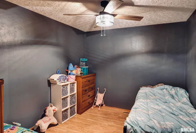 $158,000 | 720 North Lawn Avenue, Taylorville, IL 62568