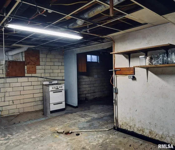 $158,000 | 720 North Lawn Avenue, Taylorville, IL 62568