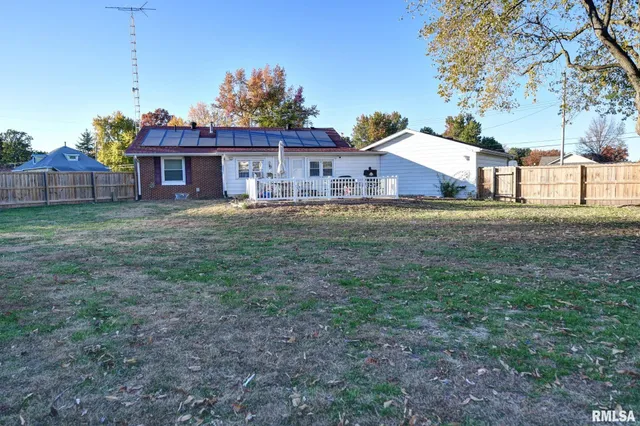 $158,000 | 720 North Lawn Avenue, Taylorville, IL 62568