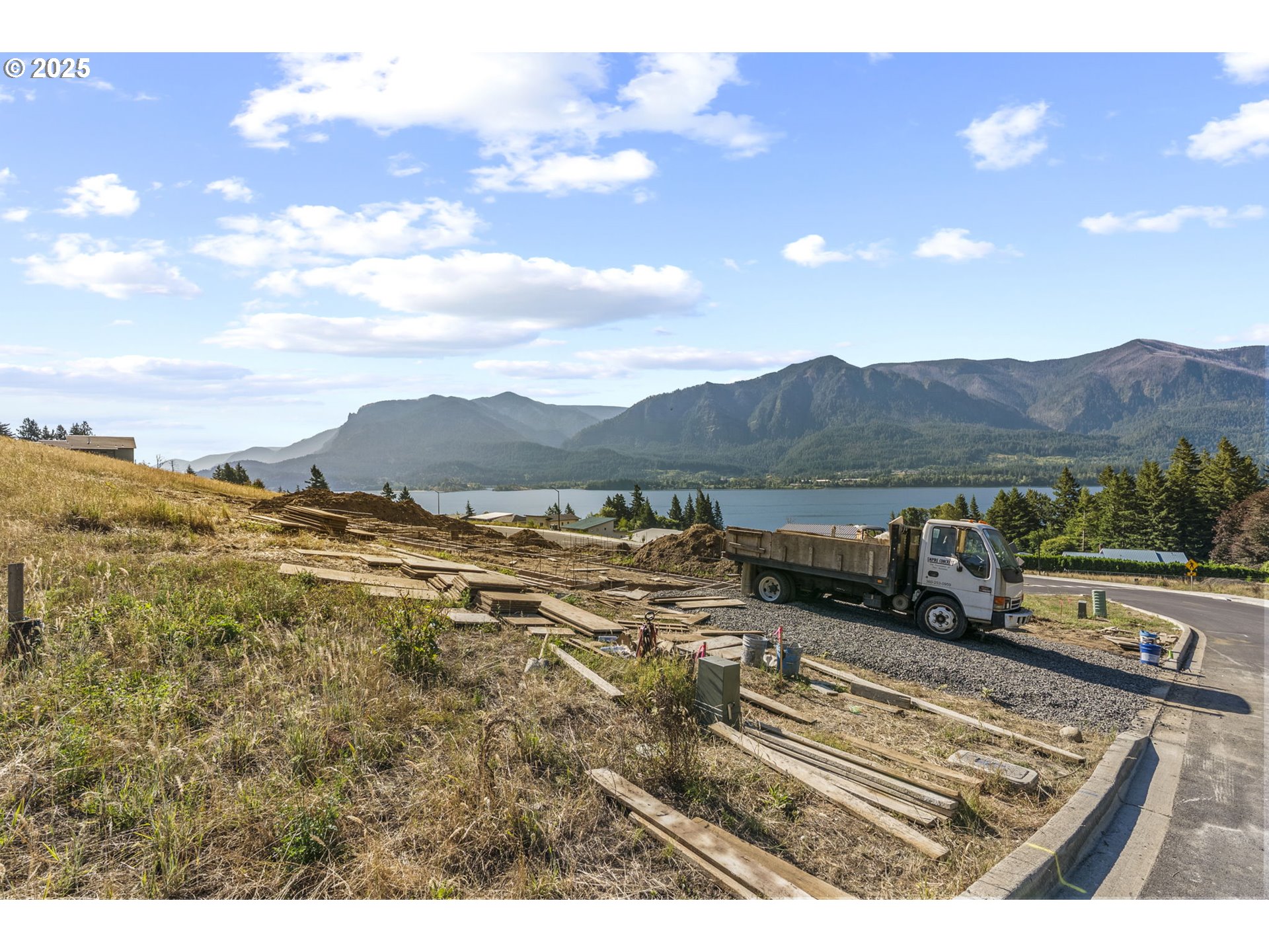 344 Lutheran Church Road Stevenson, WA 98648 - Photo 7 of 7 Garage