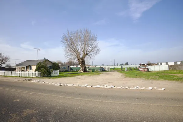 $445,000 | 218 East Greenway Avenue, Turlock, CA 95380