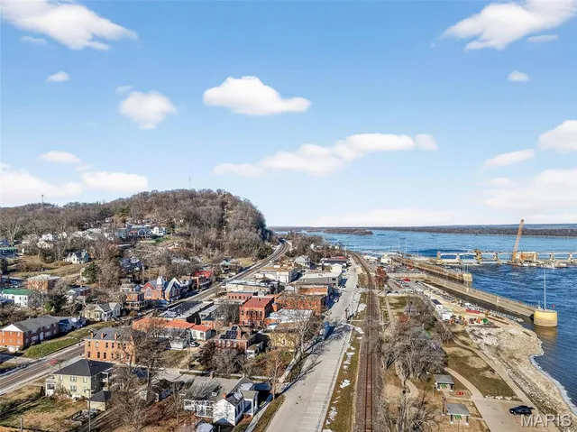 $288,000 | 404 South 2nd Street, Clarksville, MO 63336