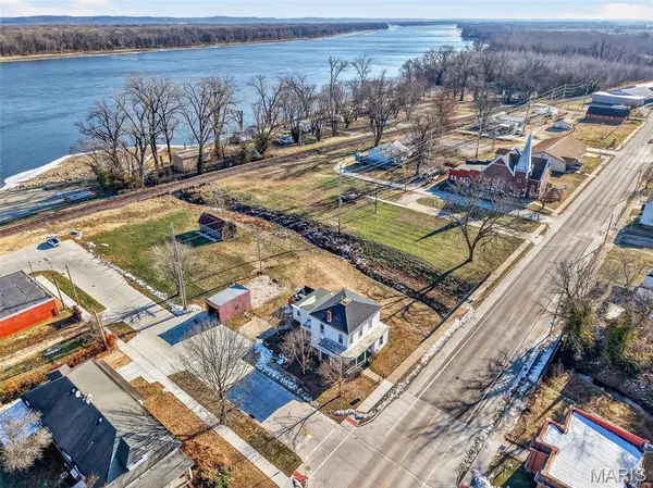 $248,000 | 404 South 2nd Street, Clarksville, MO 63336