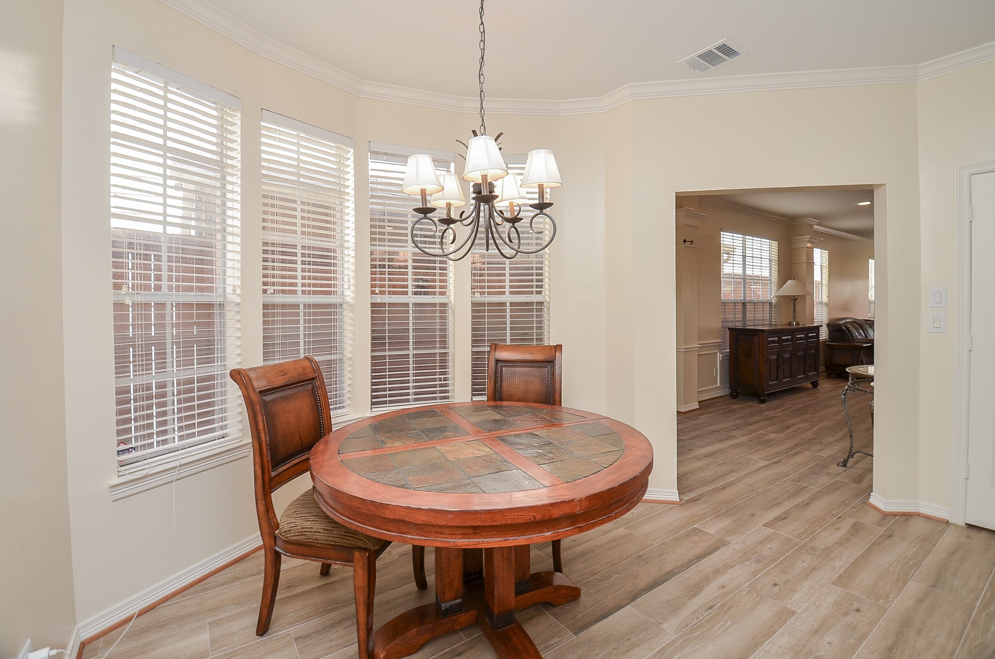 4916 Inker Street Houston, TX 77007 - Photo 8 of 36 Breakfast area is surrounded by windows and open to living area