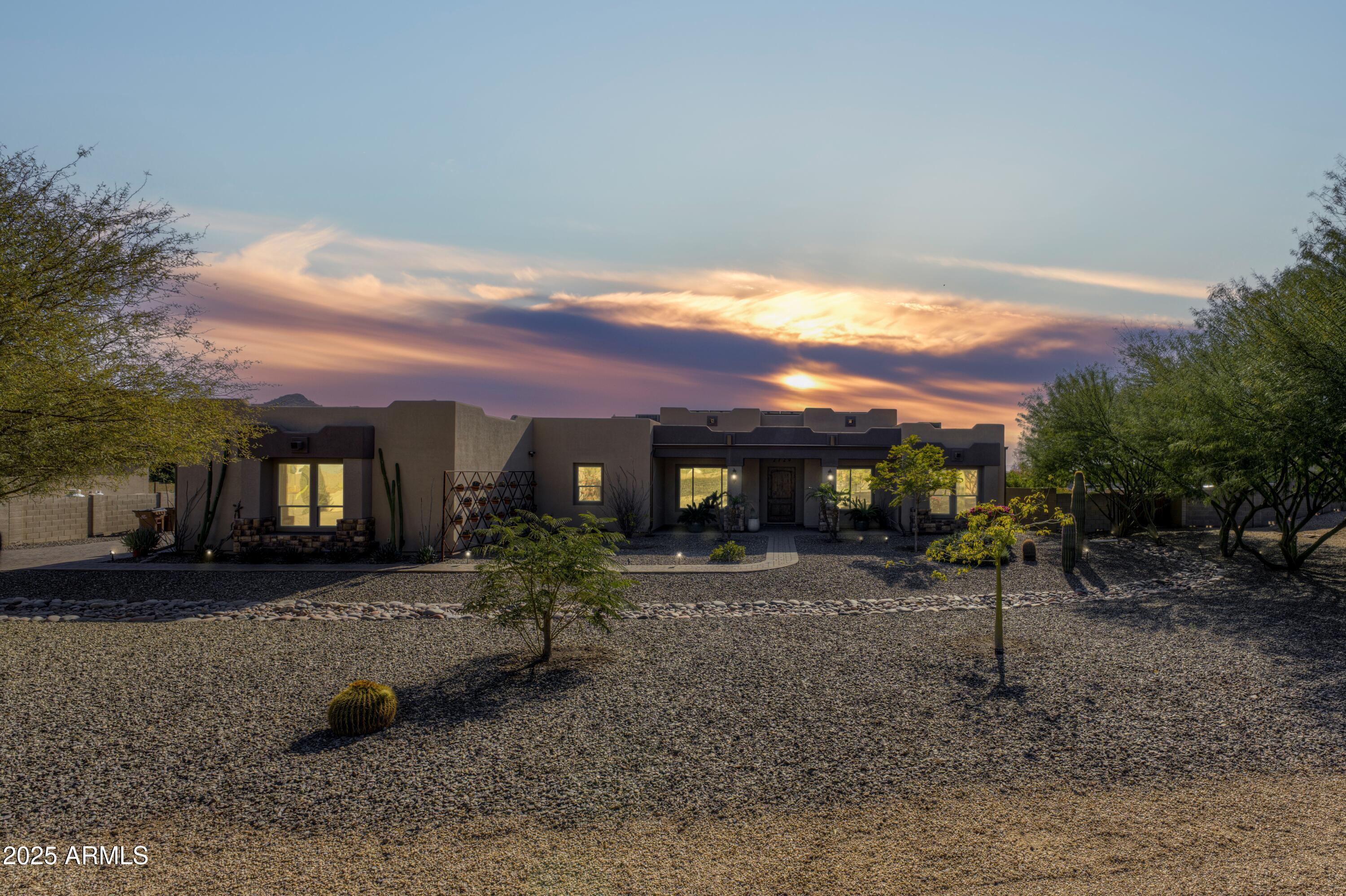 2729 West Dolores Road Phoenix, AZ 85086 - Photo 3 of 57 94