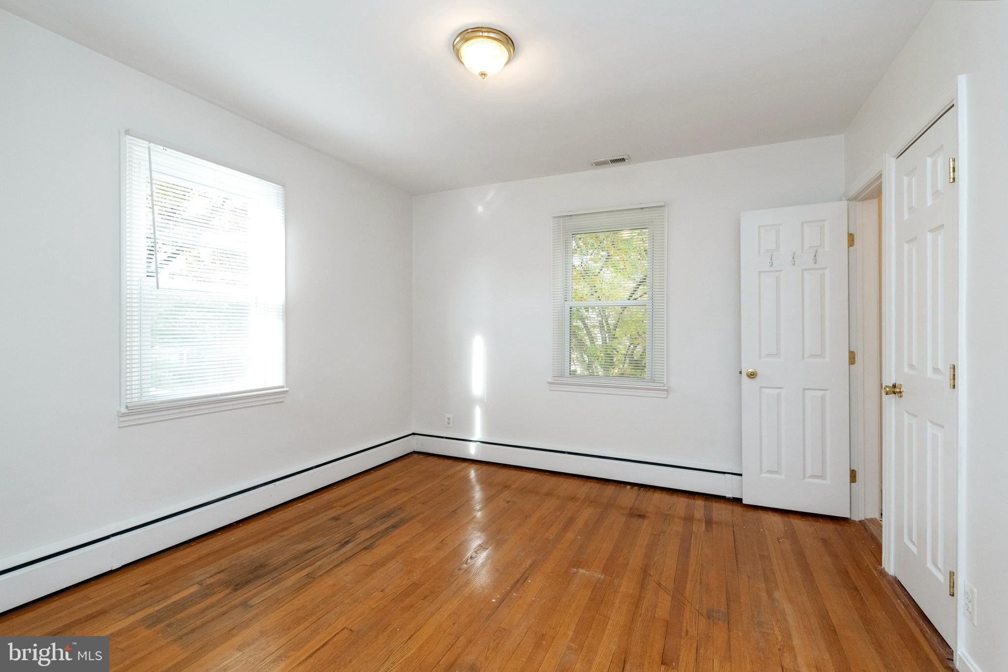 518 Anneslie Road Baltimore, MD 21212 - Photo 18 of 35 Primary bedroom with loads of light