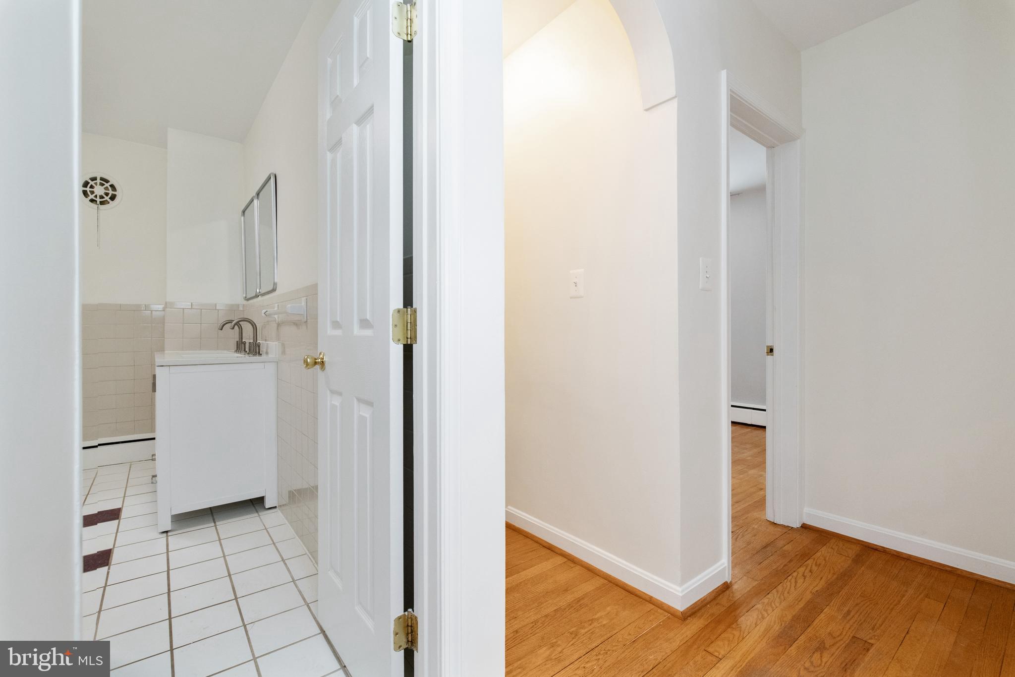 518 Anneslie Road Baltimore, MD 21212 - Photo 24 of 35 Two full baths on second floor!