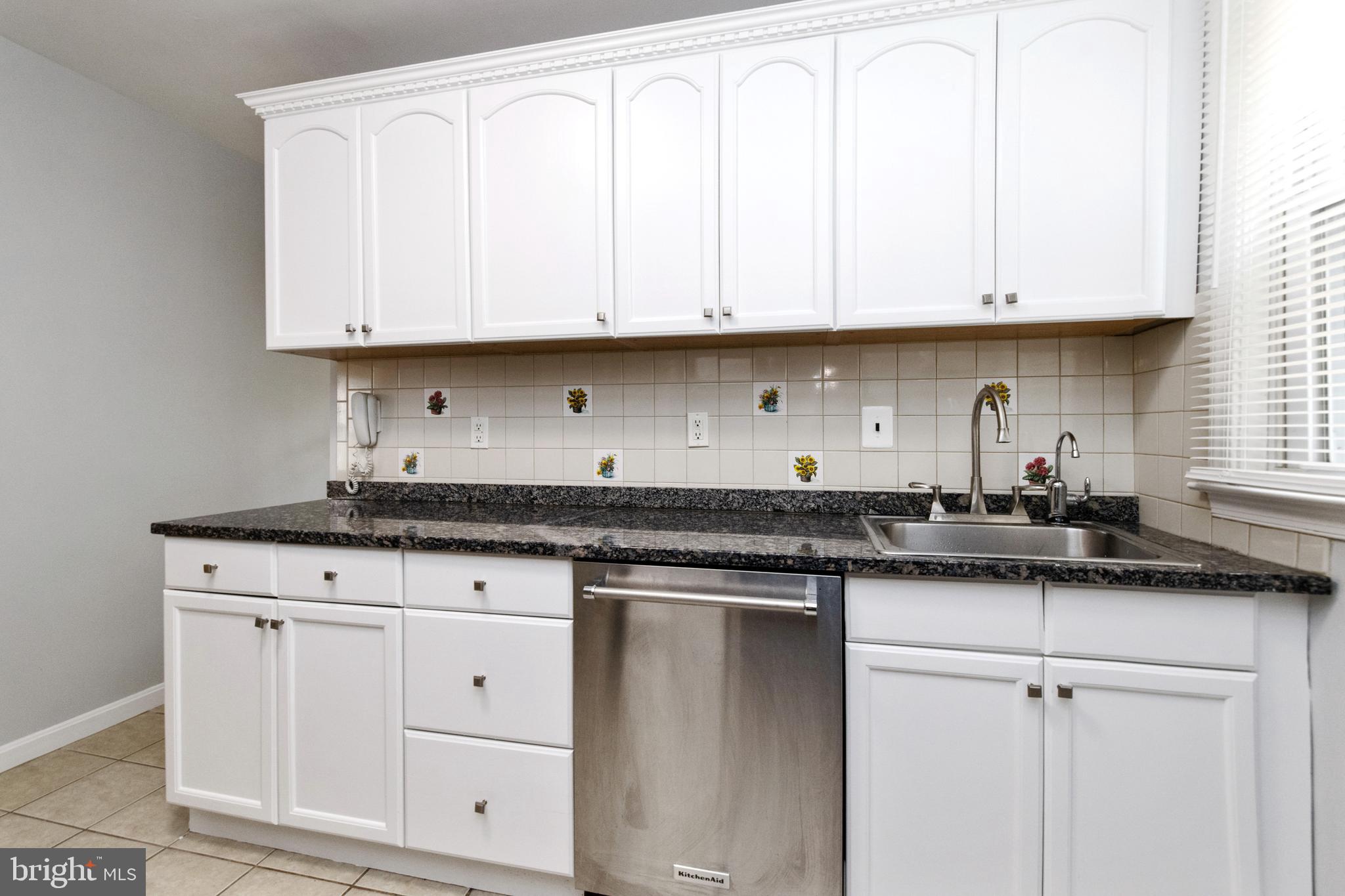 518 Anneslie Road Baltimore, MD 21212 - Photo 9 of 35 Lovely kitchen with granite and stainless steel