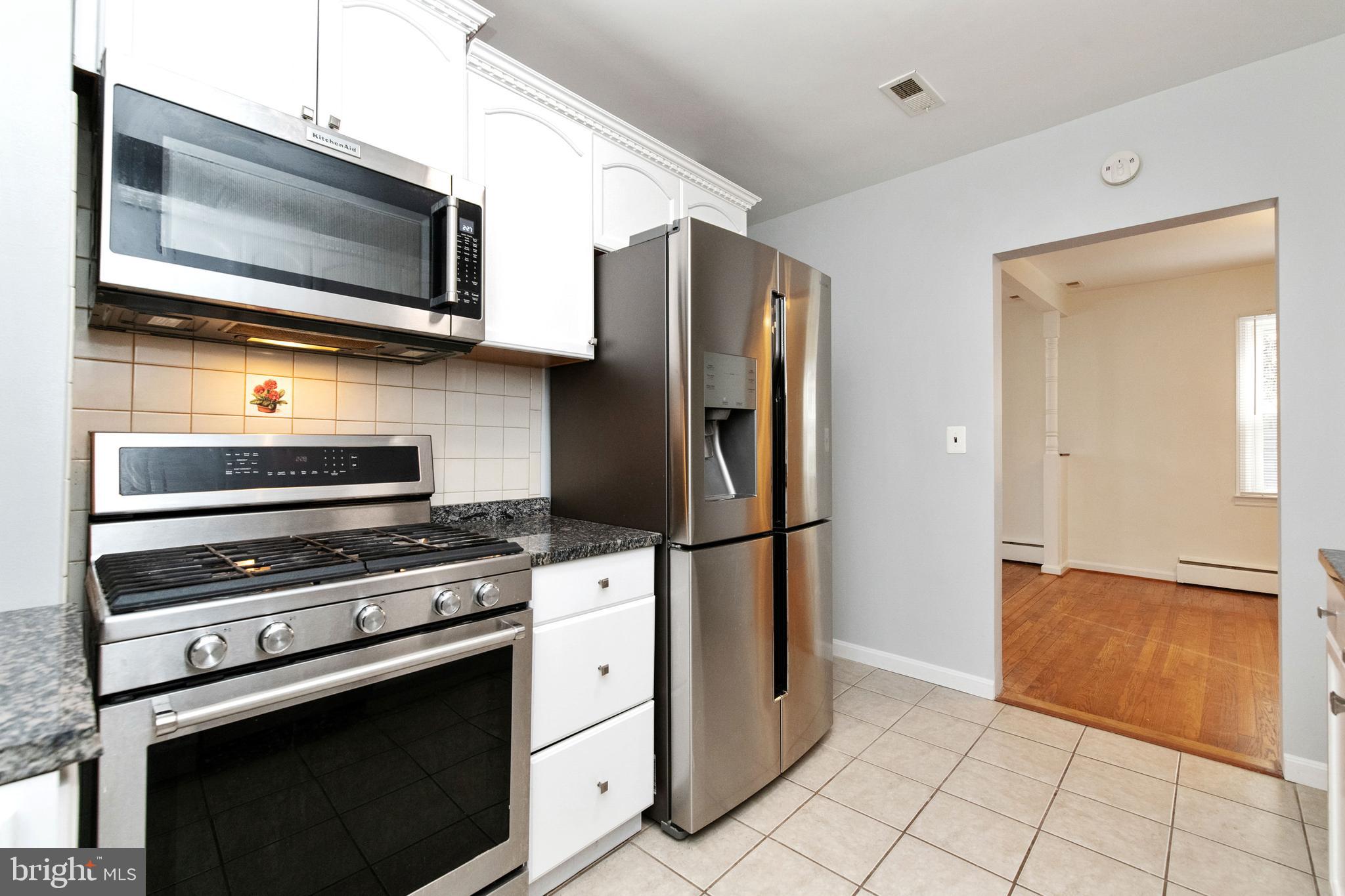 518 Anneslie Road Baltimore, MD 21212 - Photo 10 of 35 Gas cooking!