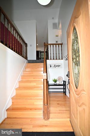 11802 Flora Lane Bowie, MD 20721 - Photo 3 of 26 Upper Entry