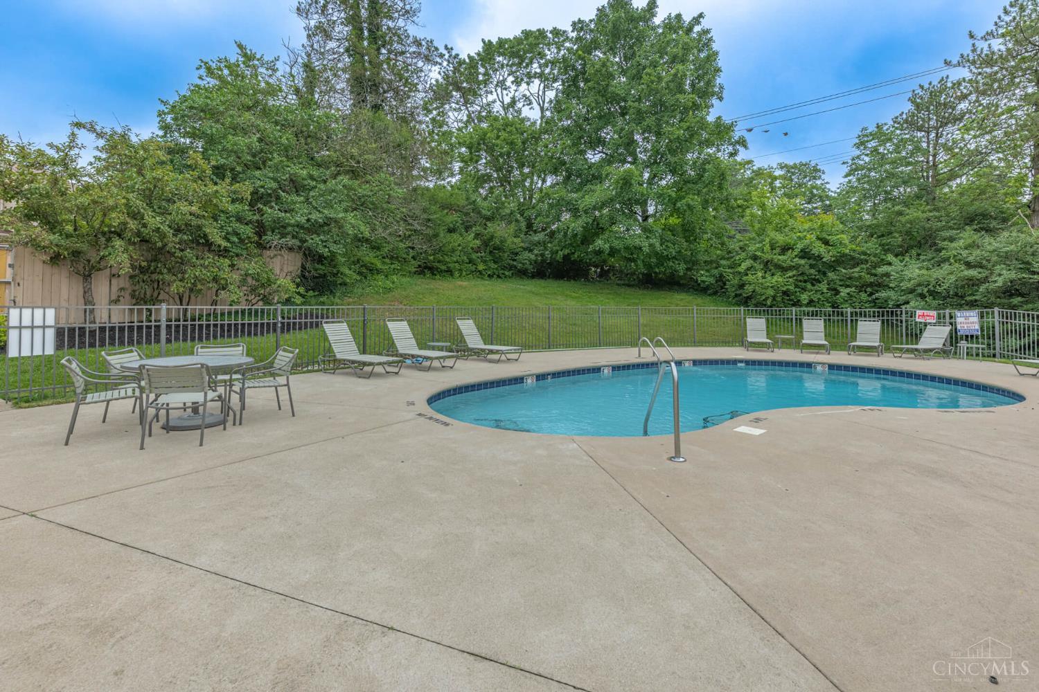 7268 East Galbraith Road, Unit A Cincinnati, OH 45243 - Photo 30 of 39
