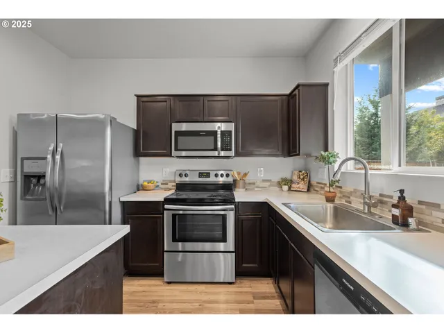 $375,000 | 2218 Northeast 115th Court, Vancouver, WA 98684