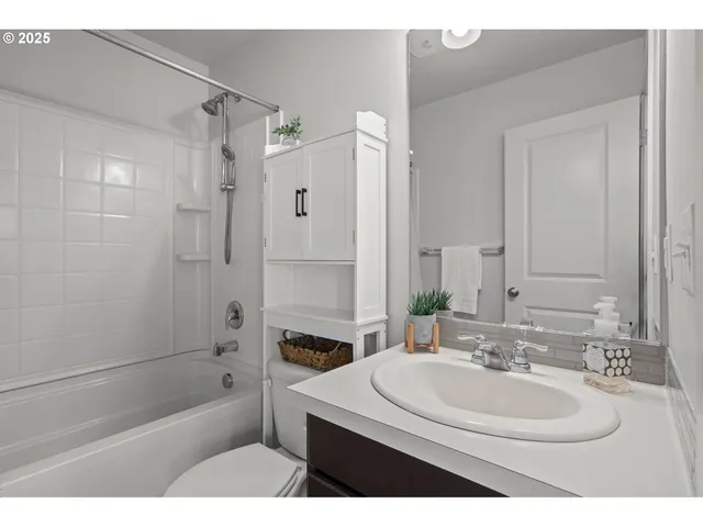 $375,000 | 2218 Northeast 115th Court, Vancouver, WA 98684