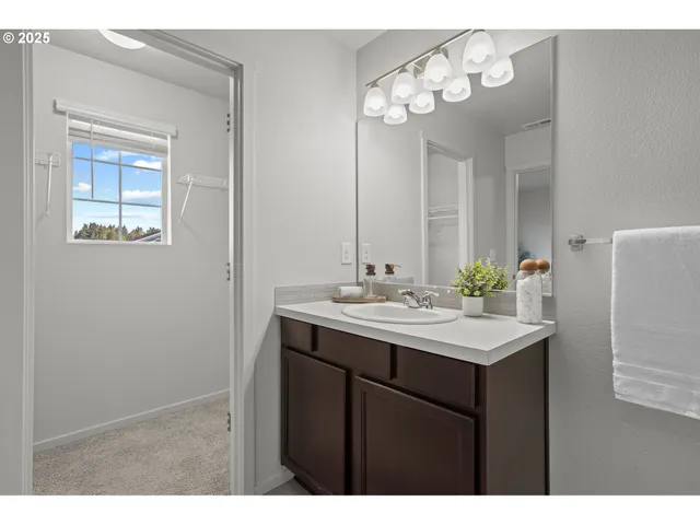 $375,000 | 2218 Northeast 115th Court, Vancouver, WA 98684