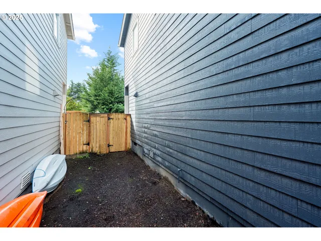 $375,000 | 2218 Northeast 115th Court, Vancouver, WA 98684