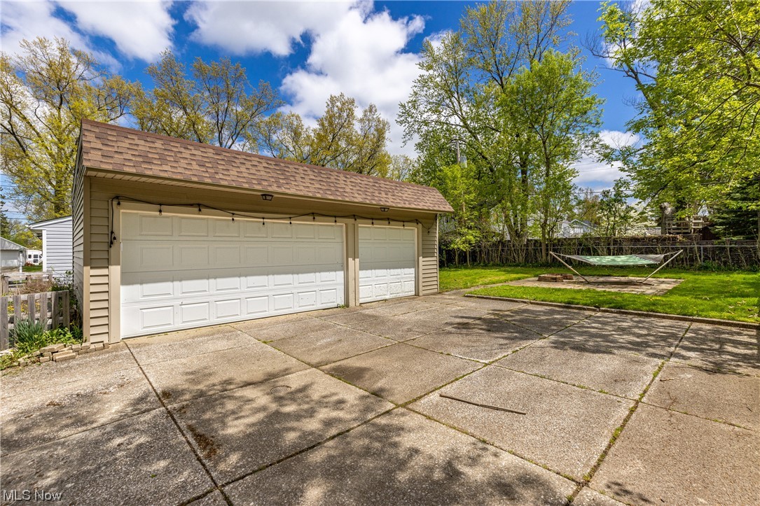 1383 Richmond Road Cleveland, OH 44124 - Photo 28 of 30 Three Car Garage