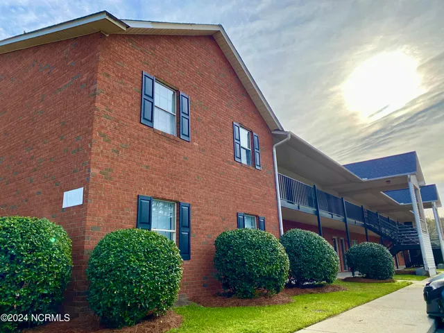 $775 | 1397 Westpointe Drive, Unit 6, Greenville, NC 27834