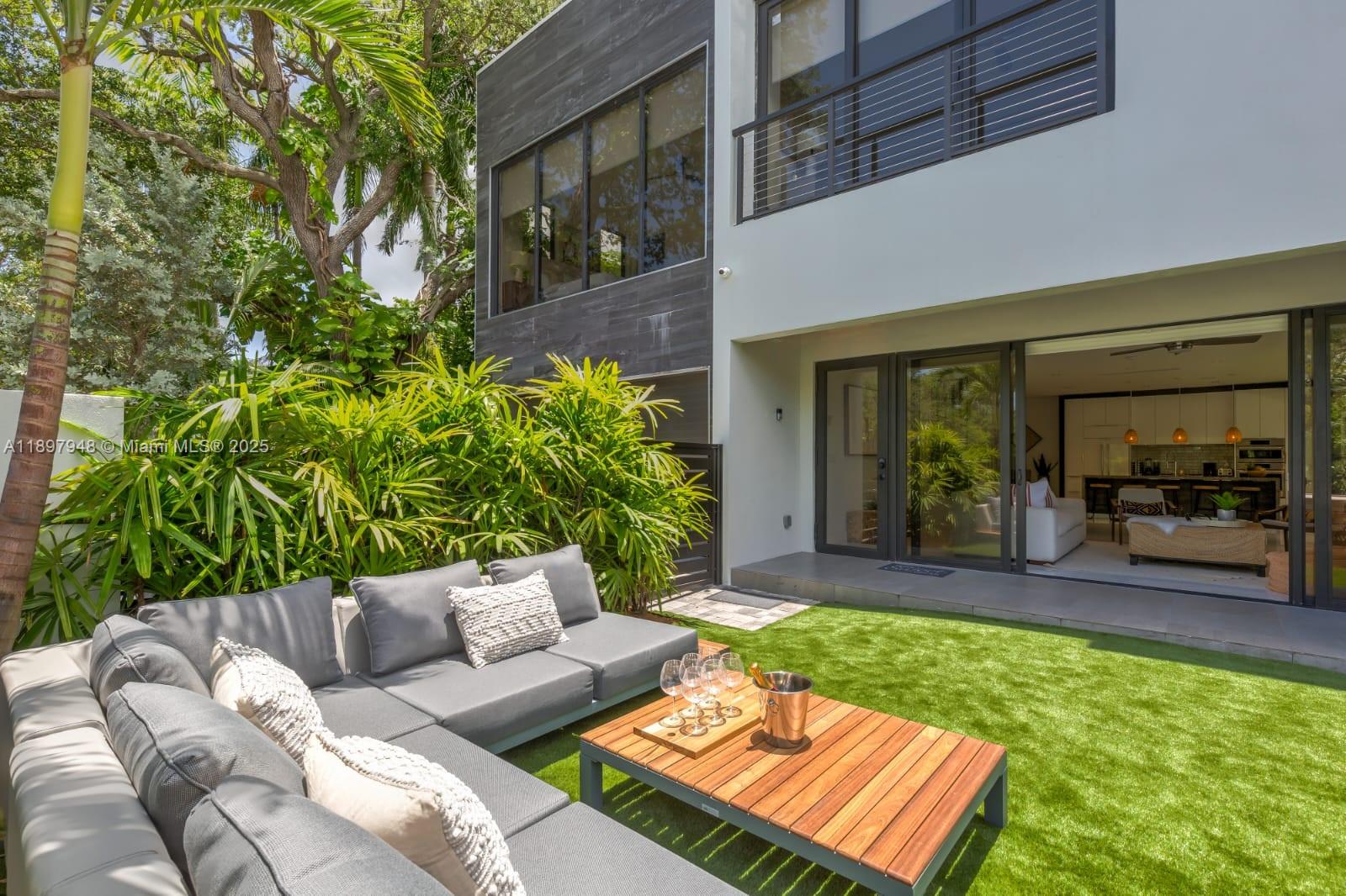 1516 Southeast 1st Street Fort Lauderdale, FL 33301 - Photo 2 of 28