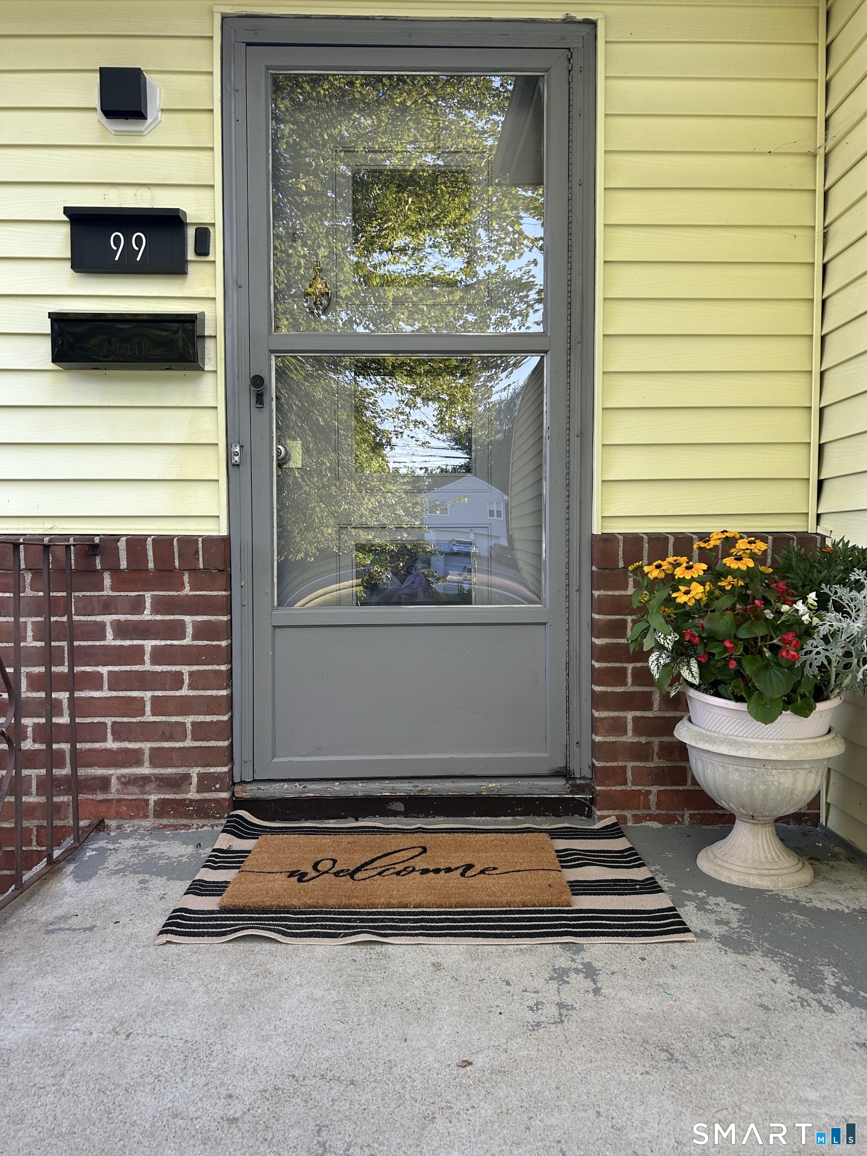 99 Lyman Road West Hartford, CT 06117 - Photo 4 of 39