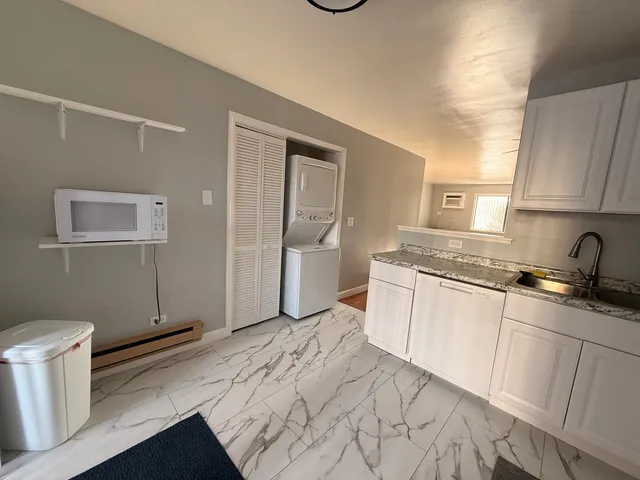 $219,000 | 202 South Waters Edge Drive, Unit 102, Glendale Heights, IL 60139