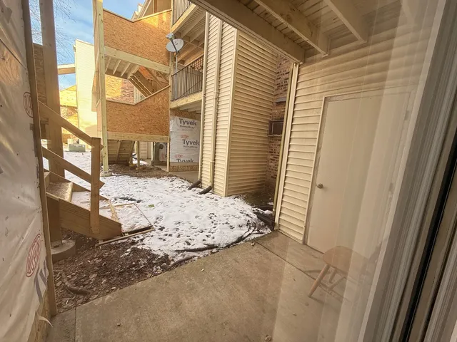 $219,000 | 202 South Waters Edge Drive, Unit 102, Glendale Heights, IL 60139