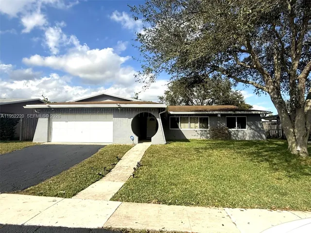$670,000 | 9511 Northwest 8th Street, Pembroke Pines, FL 33024