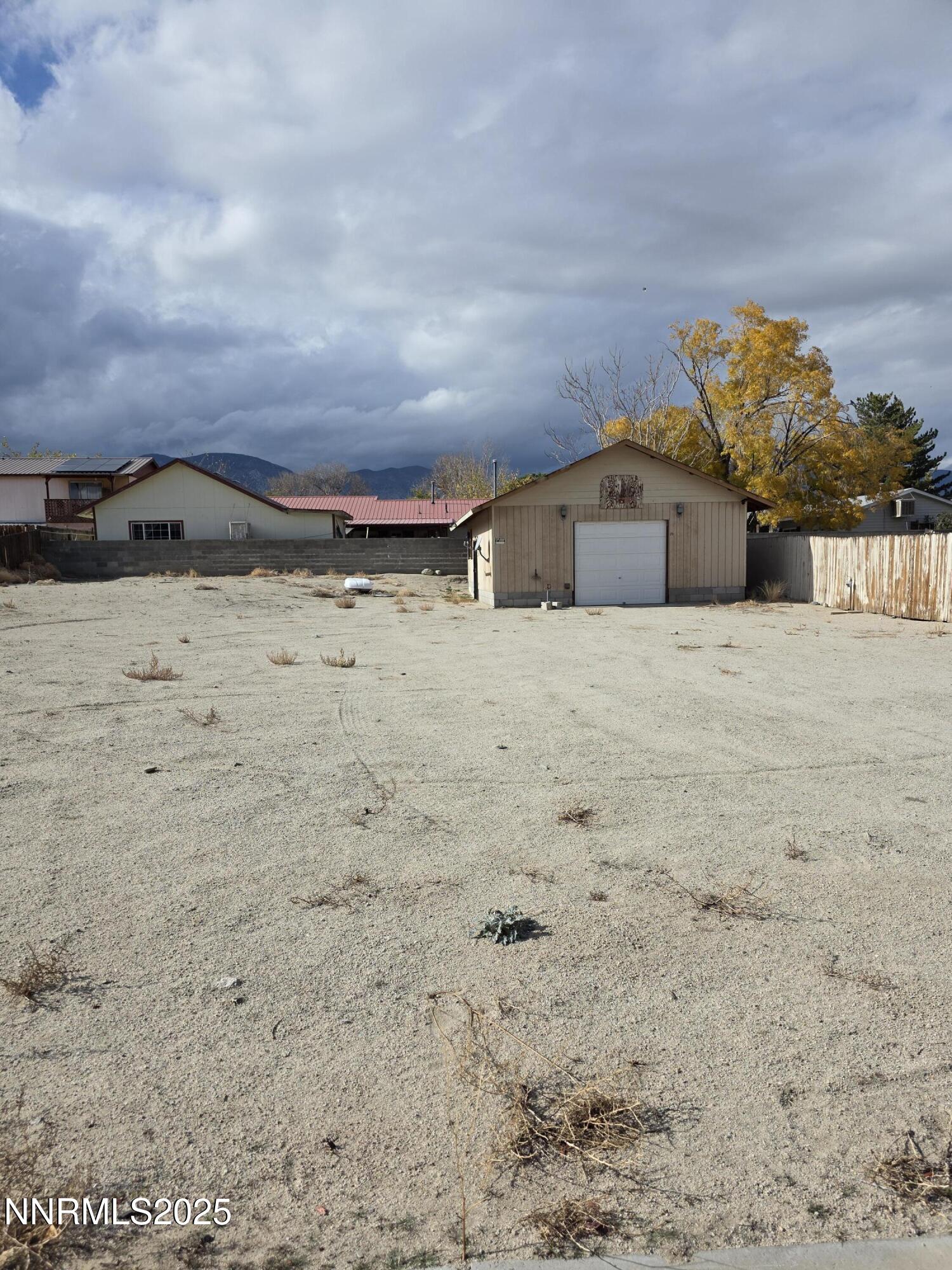 215 Cedar Street Hawthorne, NV 89415 - Photo 2 of 19 a view of big yard