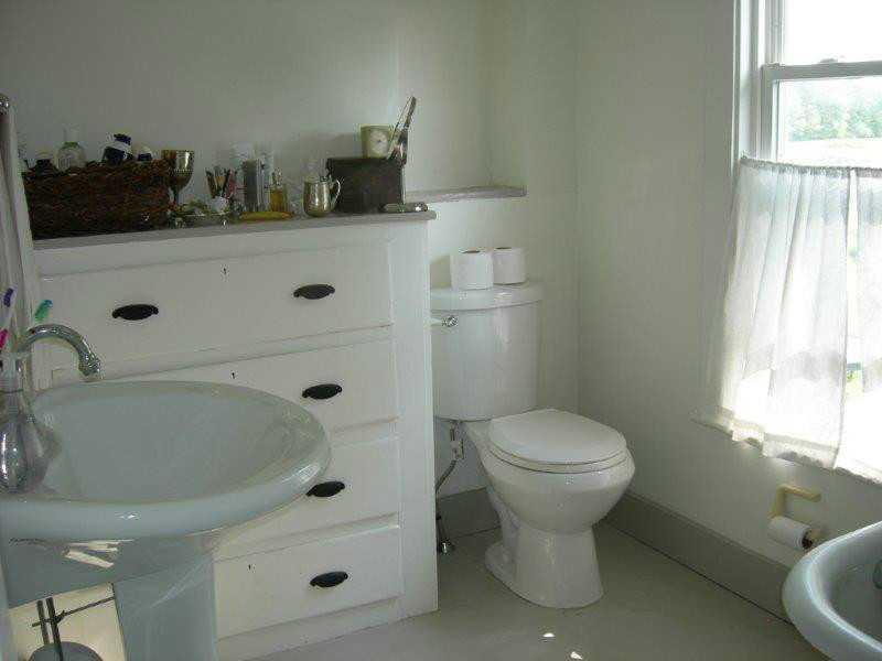 1140 Shore Road Lamoine, ME 04605 - Photo 19 of 21 Bathroom.
