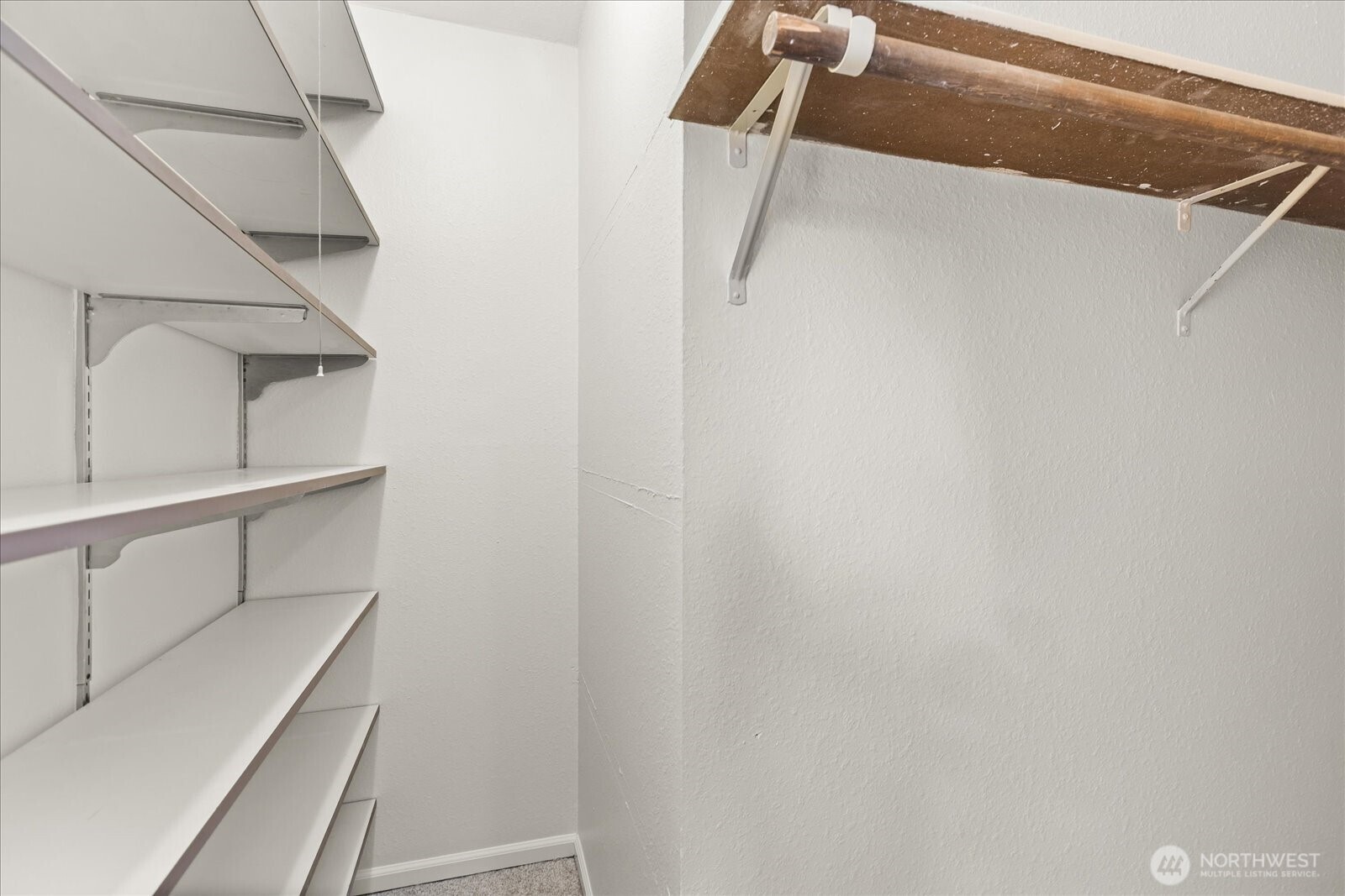 410 214th Street Southwest, Unit B Bothell, WA 98021 - Photo 20 of 37 a view of walk in closet