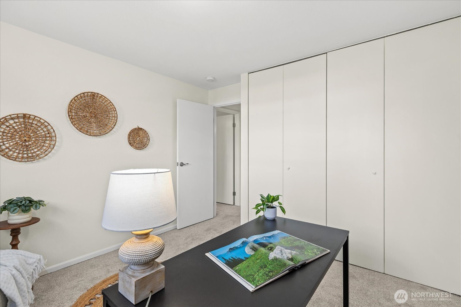410 214th Street Southwest, Unit B Bothell, WA 98021 - Photo 25 of 37 a living room with furniture and a window
