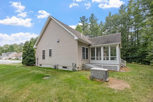 $750,000 | 49 Evangelyn Drive, Bow, NH 03304