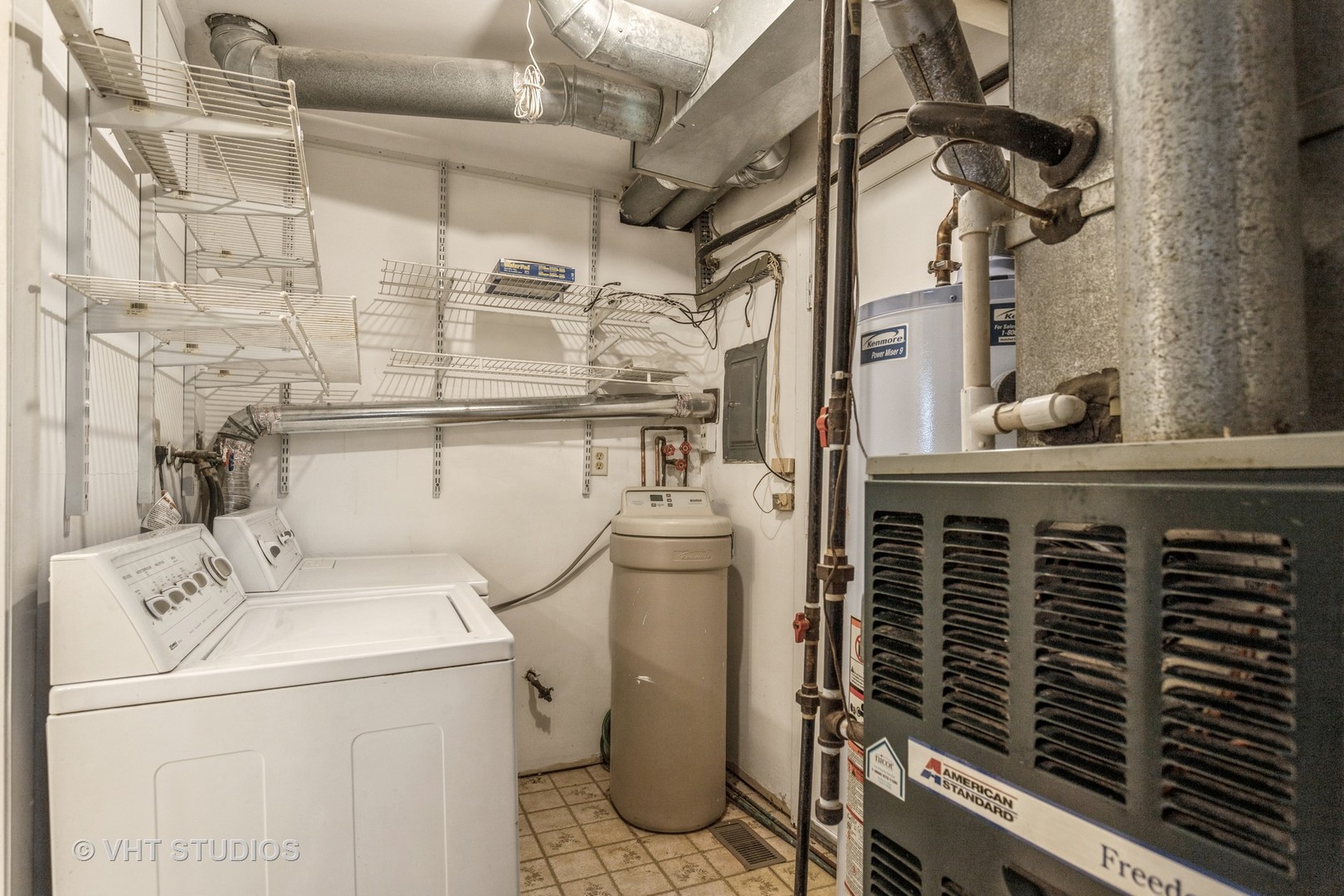 148 Springleaf Drive Bolingbrook, IL 60440 - Photo 21 of 24 a utility room with dryer and washer