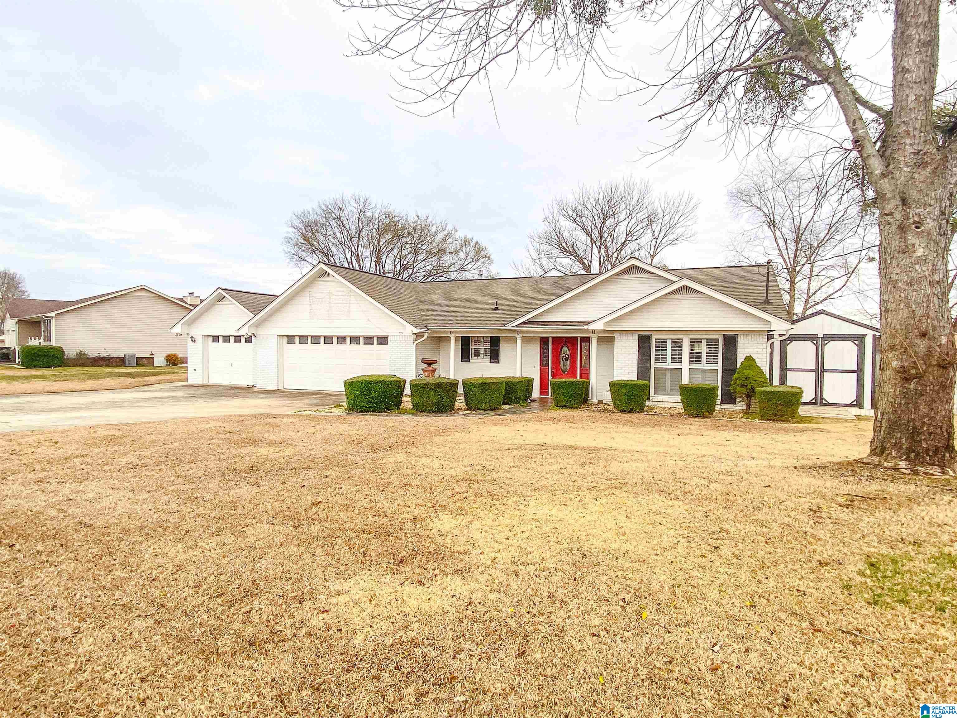 686 Coves Pointe Drive Riverside, AL 35135 - Photo 2 of 33
