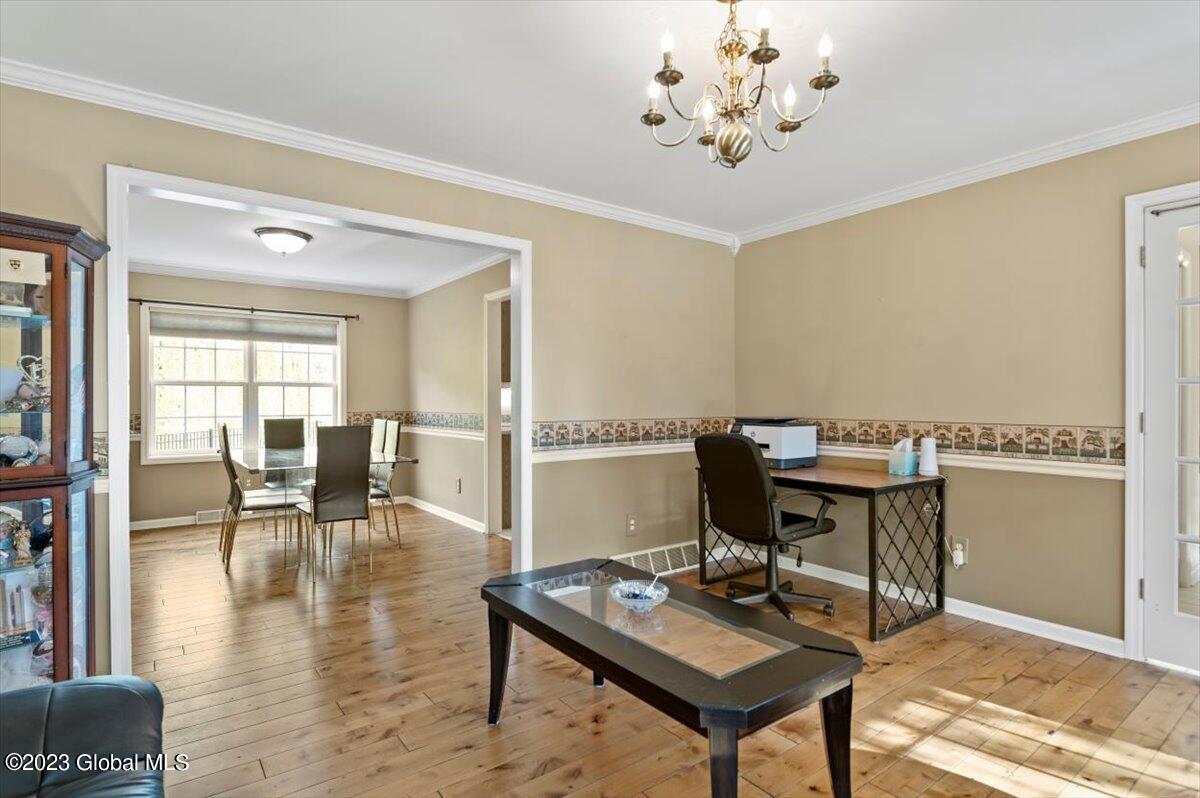 1885 Hexam Road Niskayuna, NY 12309 - Photo 6 of 39 10-FJD_1136
