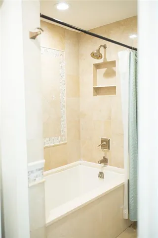 $2,100 | 800 Valence Street, New Orleans, LA 70115