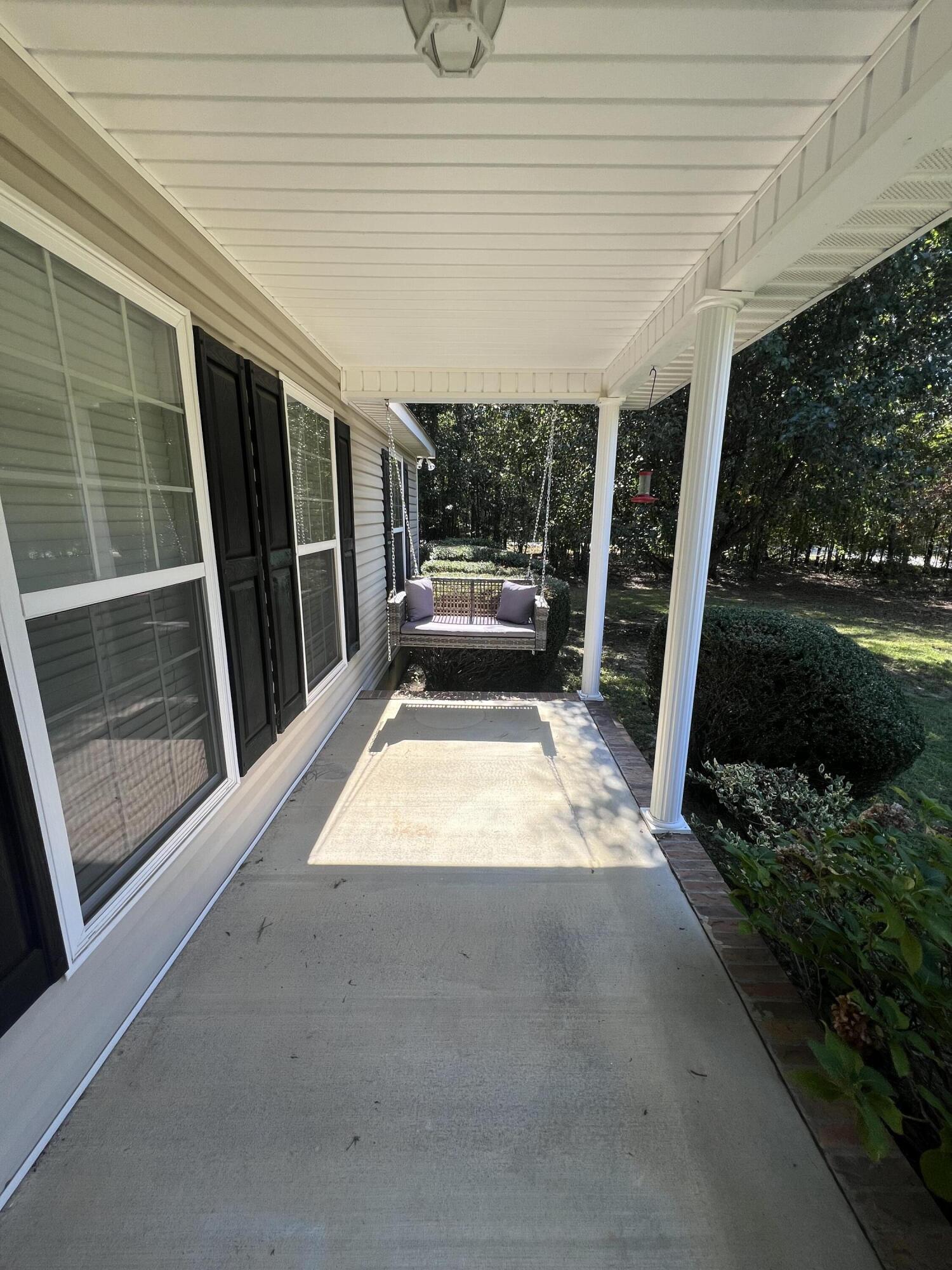 338 Devonshire Drive Thomson, GA 30824 - Photo 2 of 37 IMG_7045