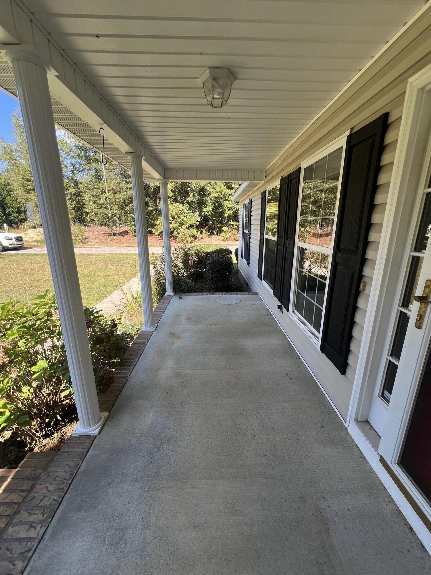 338 Devonshire Drive Thomson, GA 30824 - Photo 3 of 37 IMG_7046