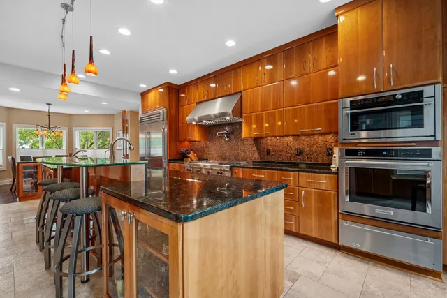 $1,250,000 | 2101 Hunters Ridge Court, Manitowoc, WI 54220