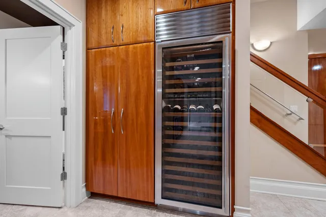 $1,250,000 | 2101 Hunters Ridge Court, Manitowoc, WI 54220